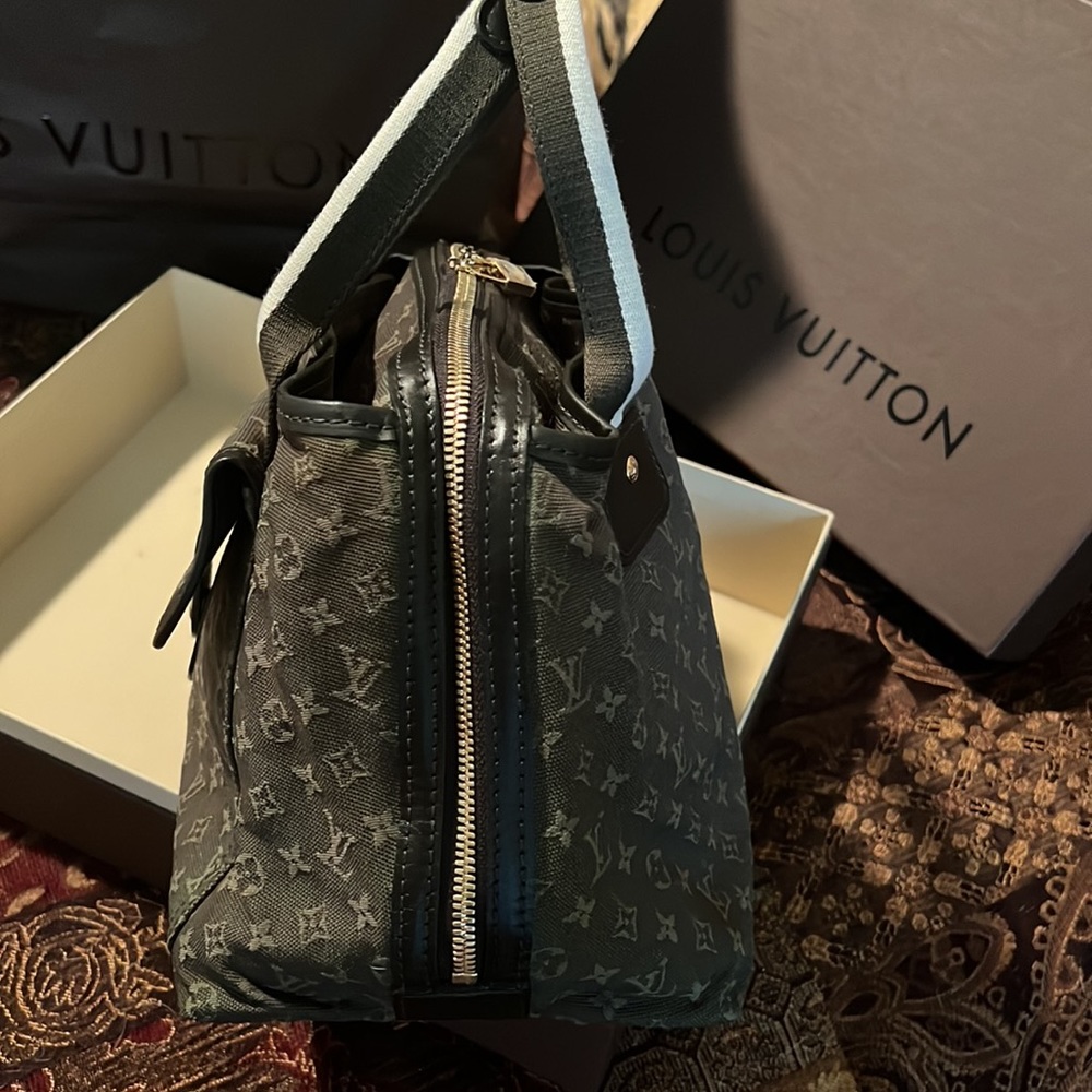 Authentic Louis Vuitton bag - Picture 16 of 16